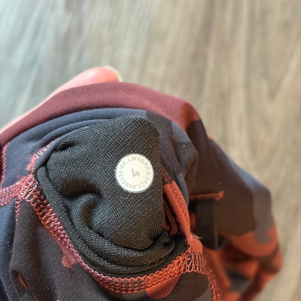 Lululemon Wunder Under High-Rise Tight 25" in Heritage Camo Smoky Red Night Sea - Picture 6 of 7